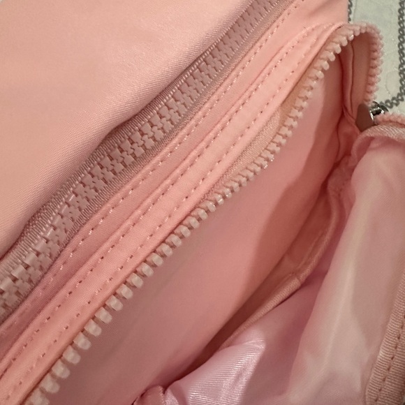 NWOT ALO Yoga Light Pink Belt Bag- plastic on zipper pulls & adjustable piece. - Picture 6 of 8